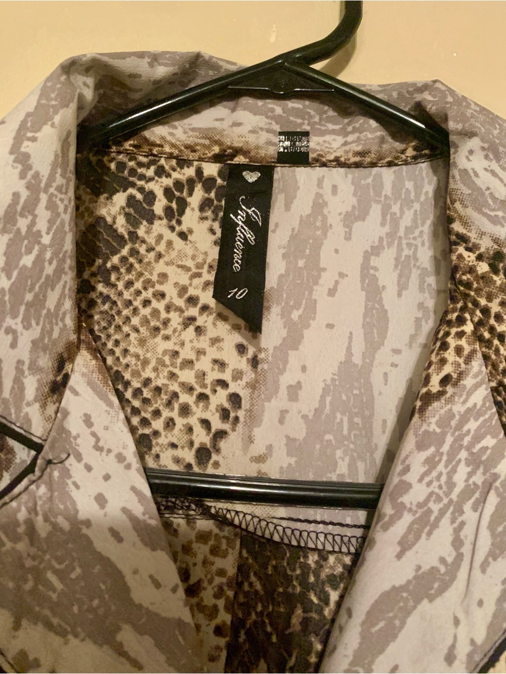 Snake Print Button-Front Button-Up Blouse - Picture 3 of 5